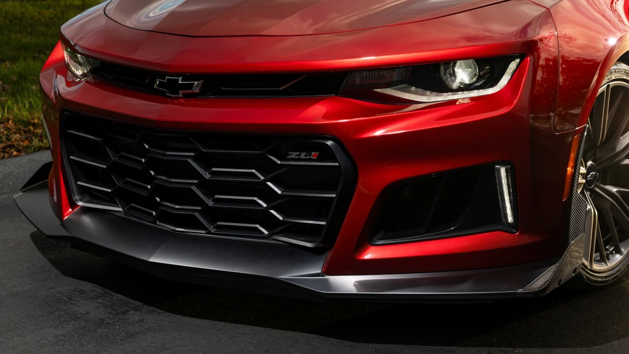 El Chevrolet Camaro volverá en 2027 con toda la artillería de GM: motor V8 y compañía para una nueva ofensiva