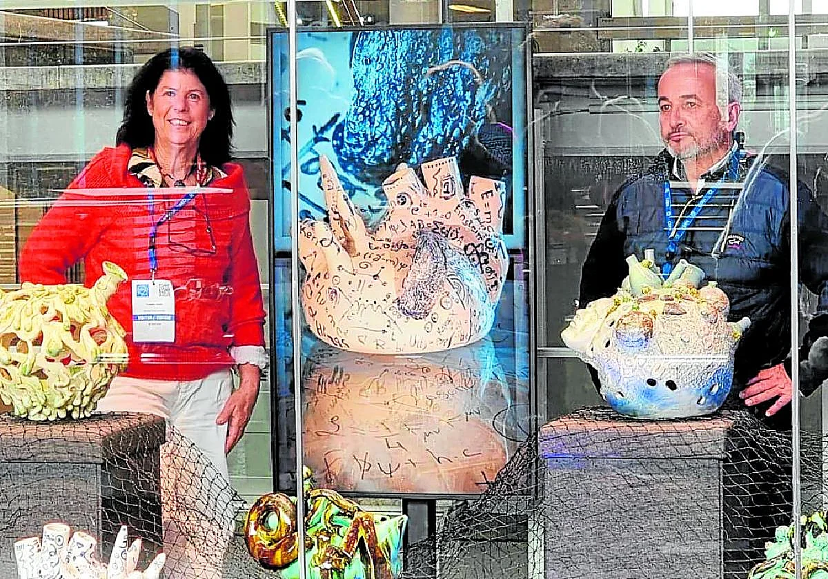 Malaga ceramicist's 'quantum botijos' explain mysteries of physics at Geneva research centre