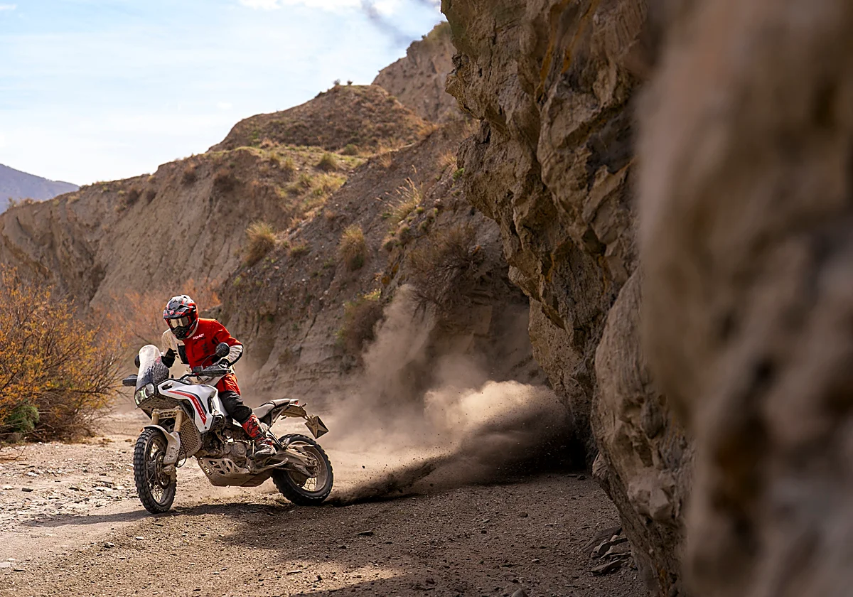 Nueva Ducati DesertX 2026: Reenfoque off-road