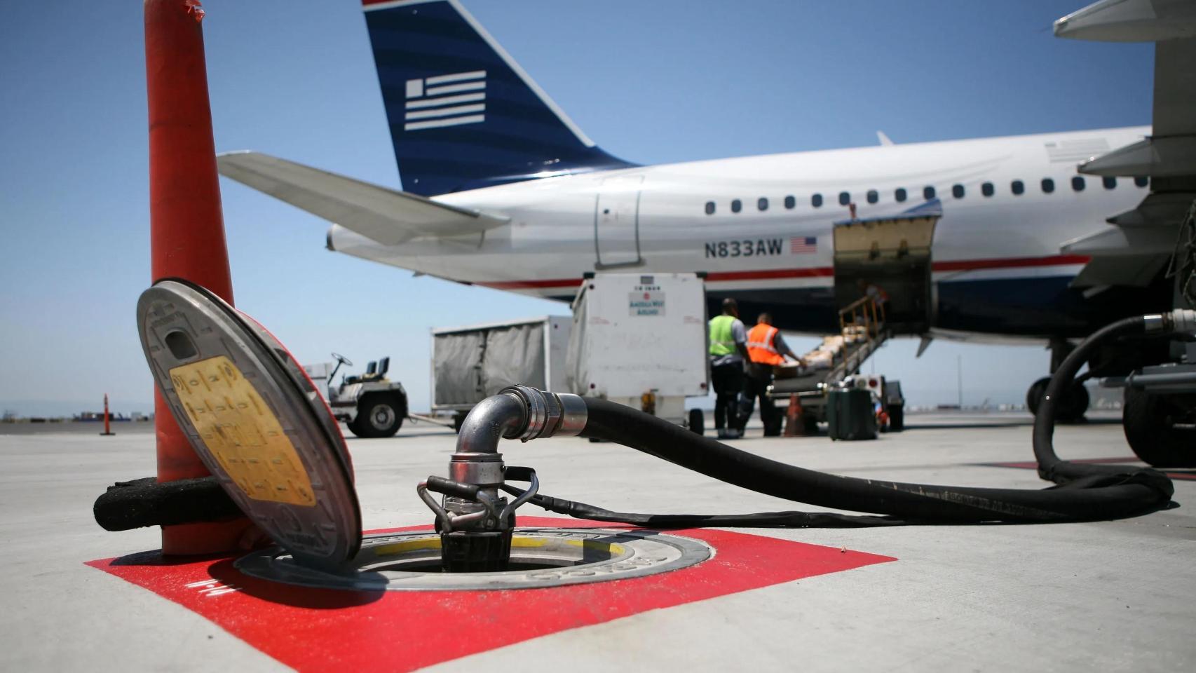 Los aeropuertos europeos se enfrentan a la escasez de queroseno para sus aviones en un plazo de tres semanas