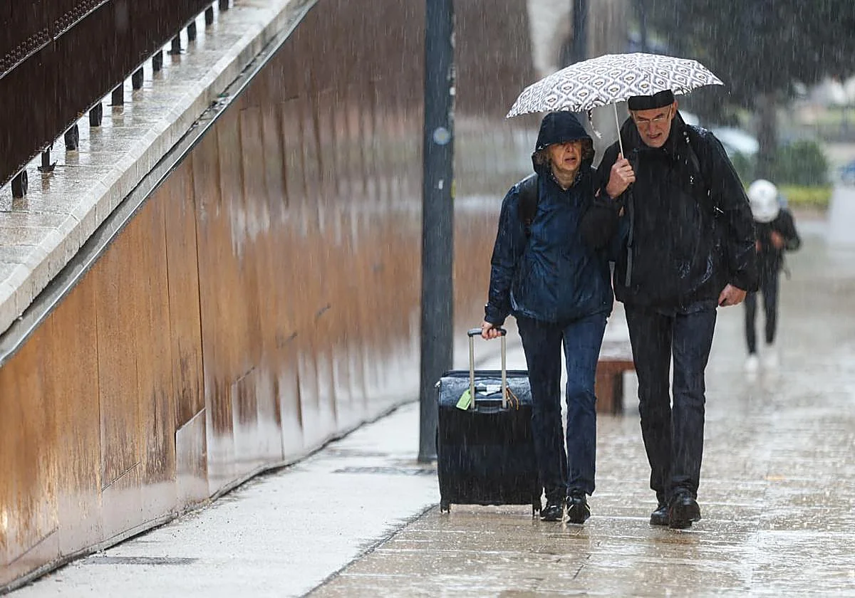 Avisos por fuertes lluvias y tormentas en cuatro provincias de Andalucía este fin de semana