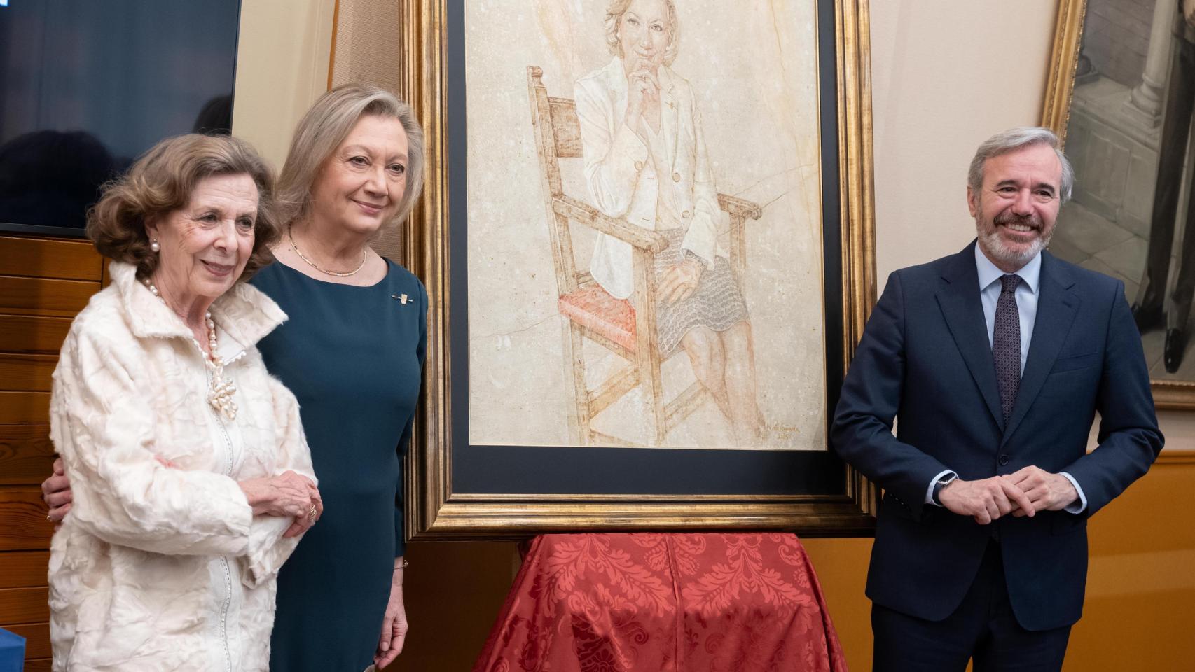 Luisa Fernanda Rudi, la líder "de los momentos difíciles", estrena retrato oficial: así ha quedado