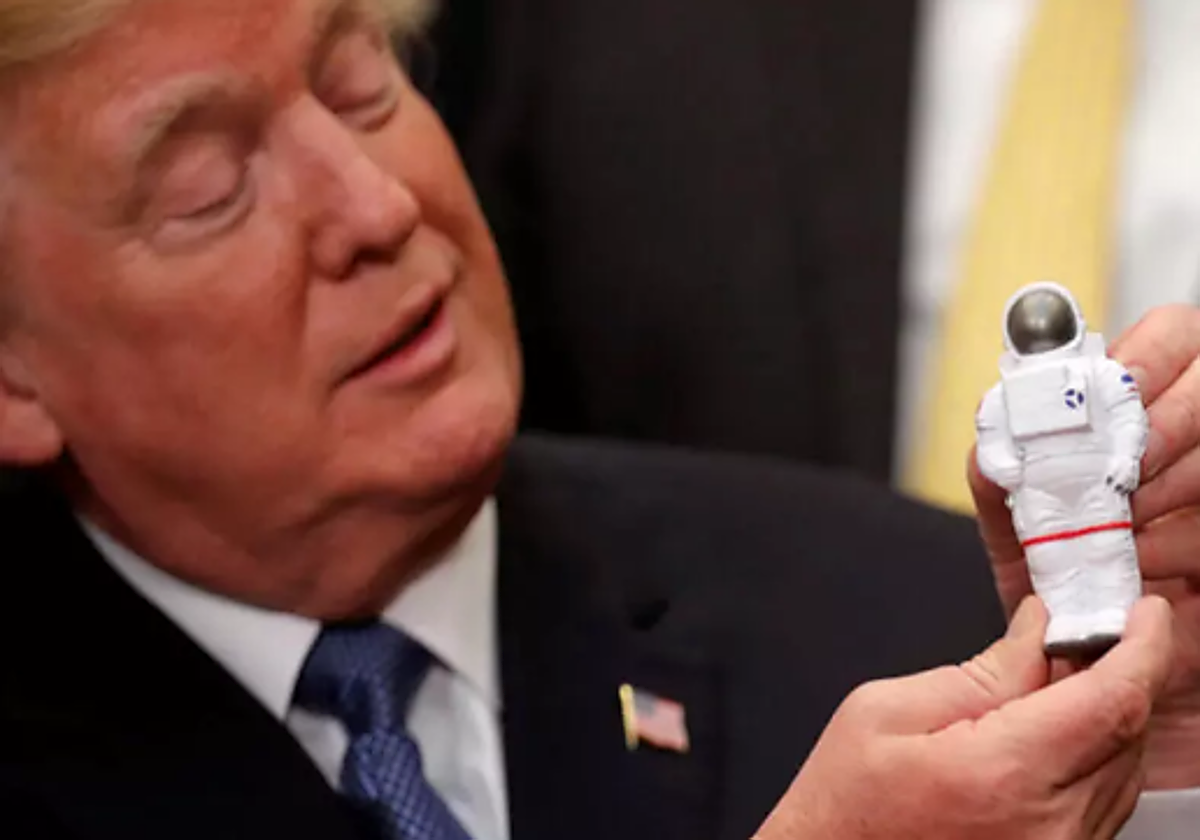 Trump: «No puedo estar más orgulloso. Ahora, a Marte»