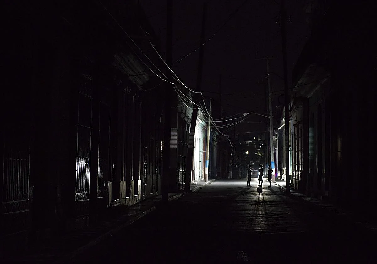 Cuba lucha contra la oscuridad: así sobrevive el país al bloqueo de Trump