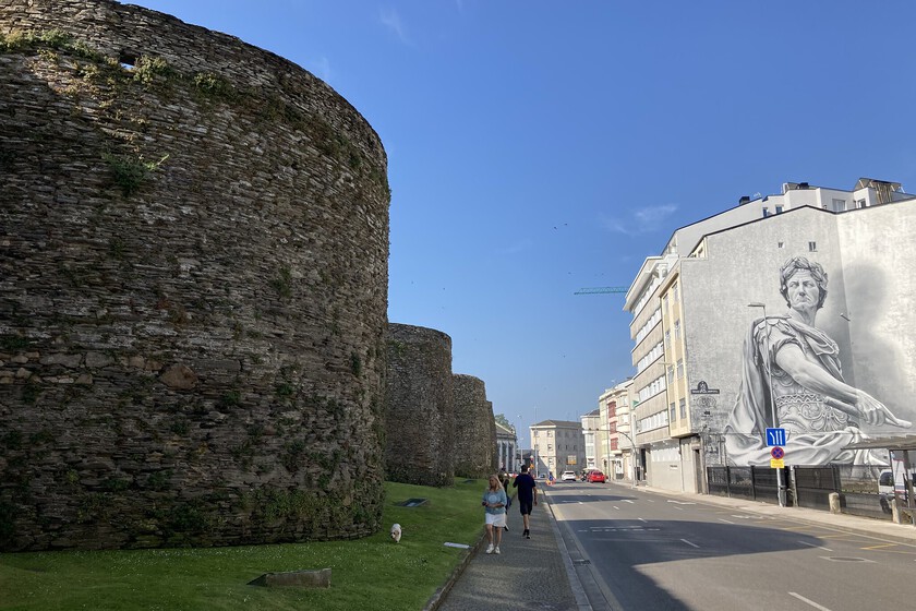 La muralla romana mejor conservada del mundo está en Galicia: más de 2 km y se puede caminar como hace 2.000 años