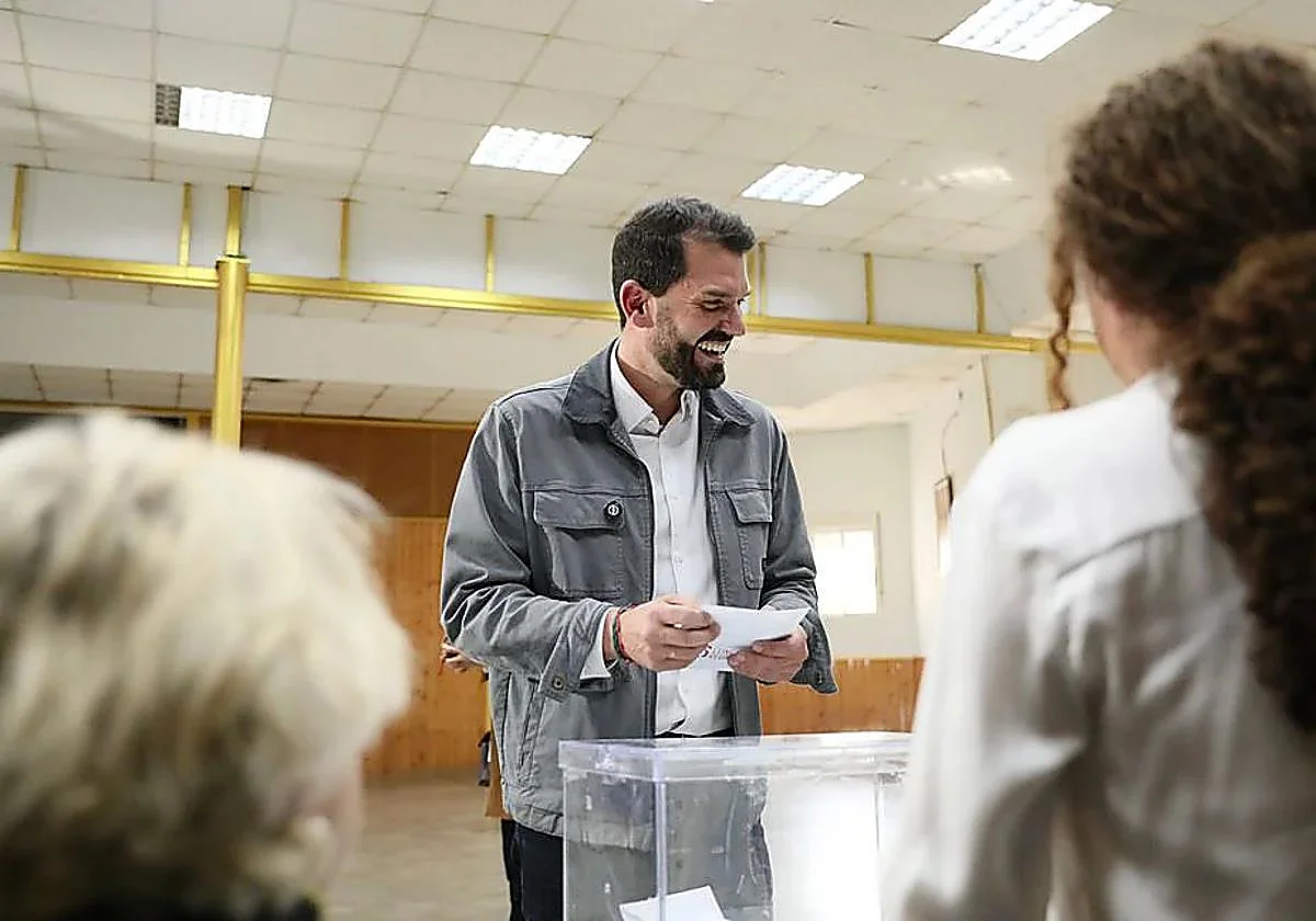 Álvaro Sánchez Cotrina, nuevo secretario general del PSOE de Extremadura