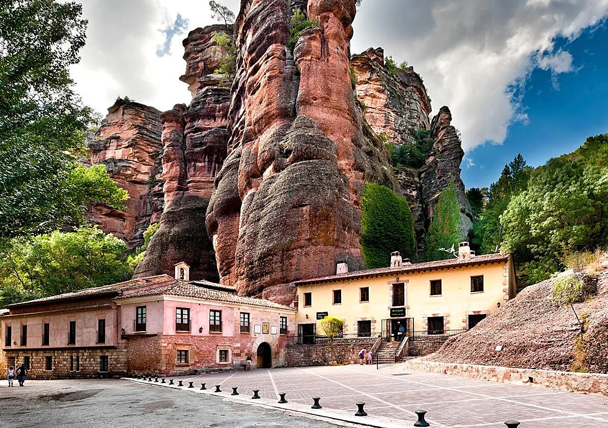 Un hombre muere al caer por las escaleras del mirador de un santuario en Guadalajara