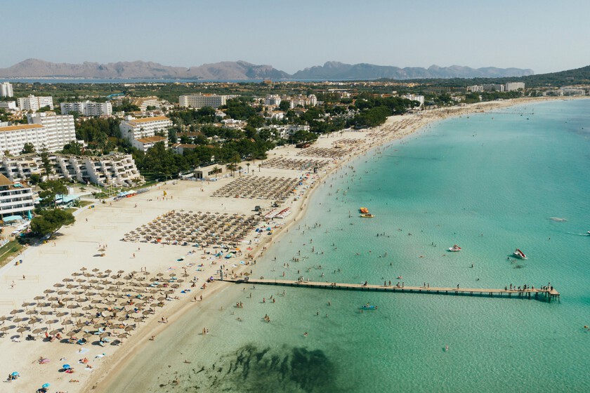 La España turística ha consumado su tragedia final: es tan cara que los españoles ya no pueden veranear en ella