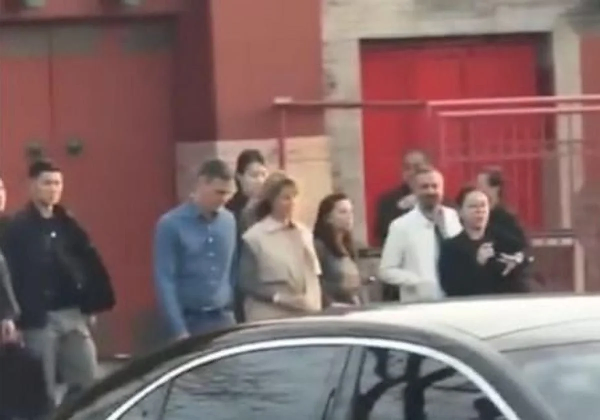Pedro Sánchez y Begoña Gómez disfrutan del viejo Pekín