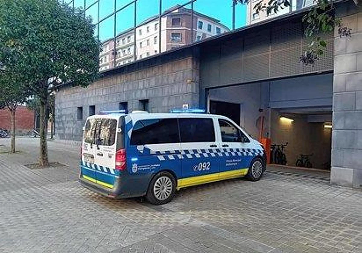 Investigan la muerte de una mujer de 37 años tras precipitarse de una vivienda en Pamplona