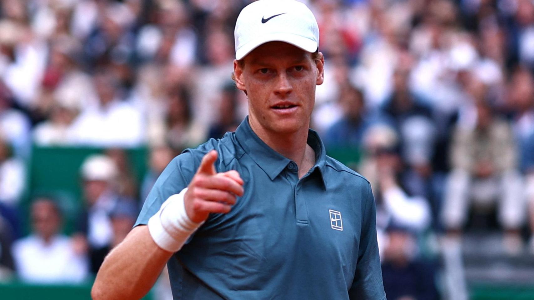 Jannik Sinner desdibuja a Carlos Alcaraz en Montecarlo y le arrebata el número 1