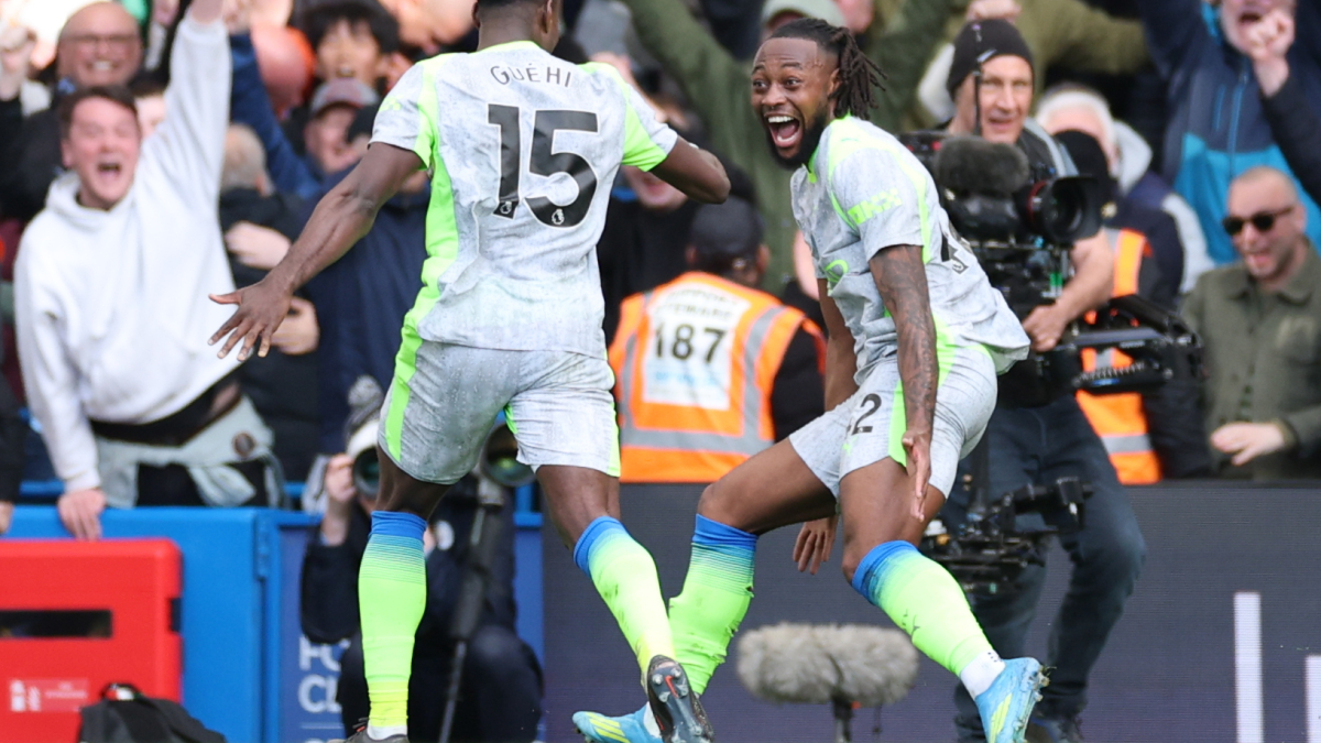 El City arrasa el Bridge y aprieta la Premier<br>