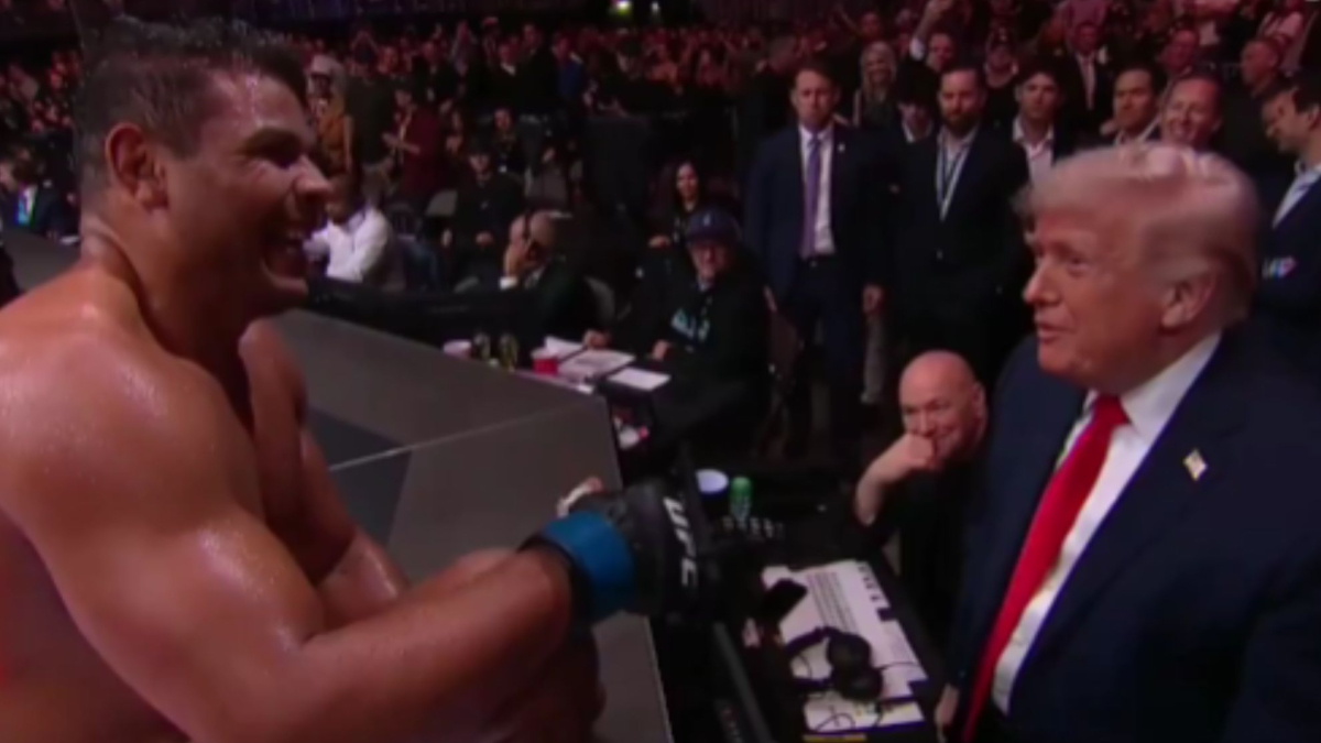 El surrealista momento entre Trump y Paulo Costa tras el UFC 327: "Demasiado guapo"