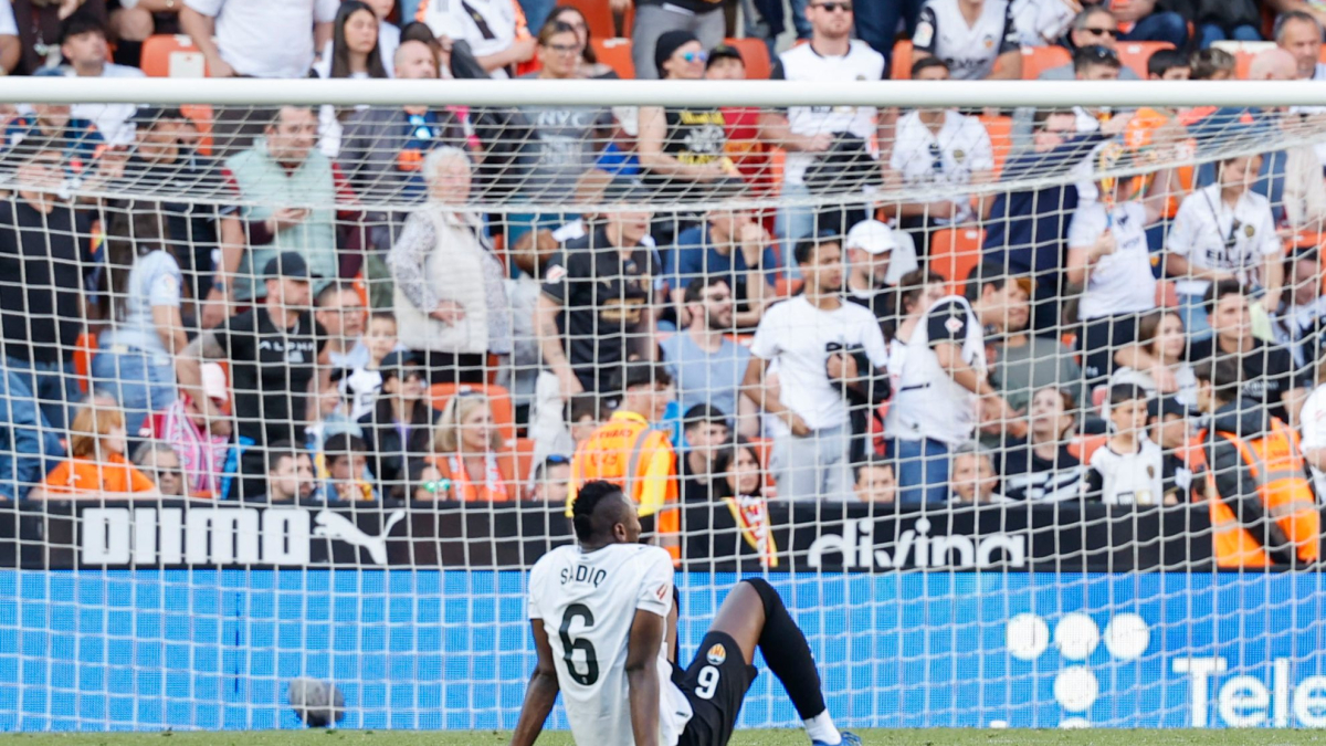 El Valencia se desploma a tres puntos del descenso tras una jornada nefasta