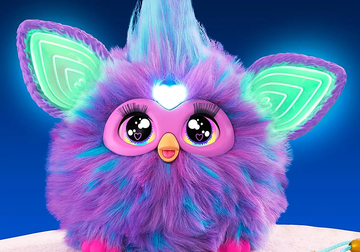Diversión sin límites y compañía interactiva con este adorable Furby de Hasbro