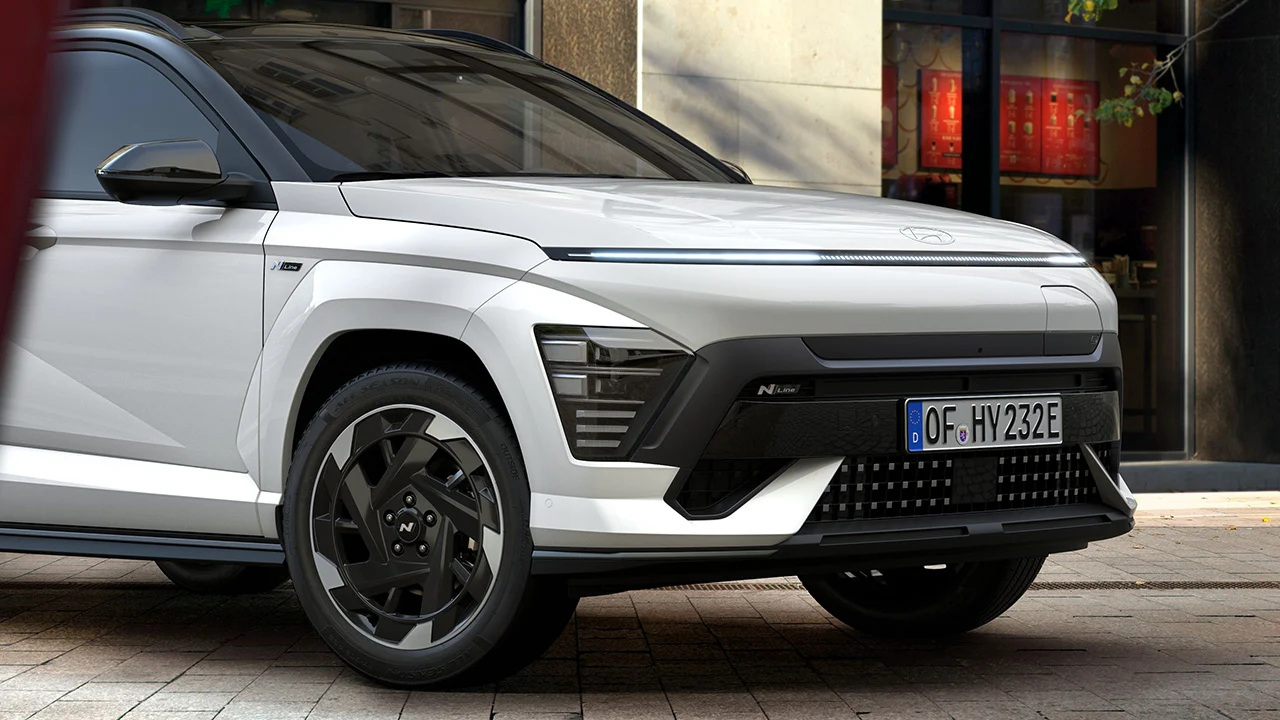 Mientras todos miran a BYD o MG, llega Hyundai y te planta un KONA con 9.100 € de rebaja, 466 litros de maletero y una buena autonomía