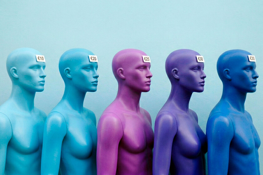 Vivimos una epidemia de soledad y el mercado ya tiene su solución habitual: que pagues por hacer amigos