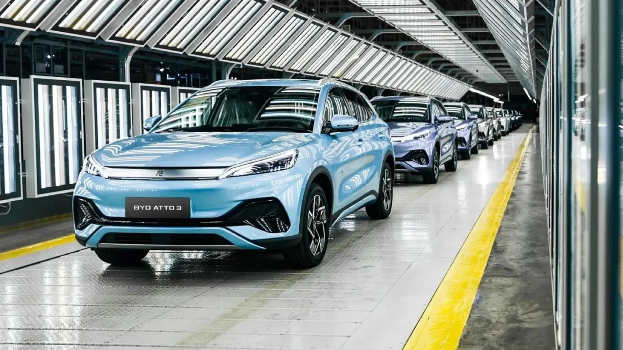Chery vs BYD: cómo dos gigantes chinos están conquistando Europa con enfoques diferentes