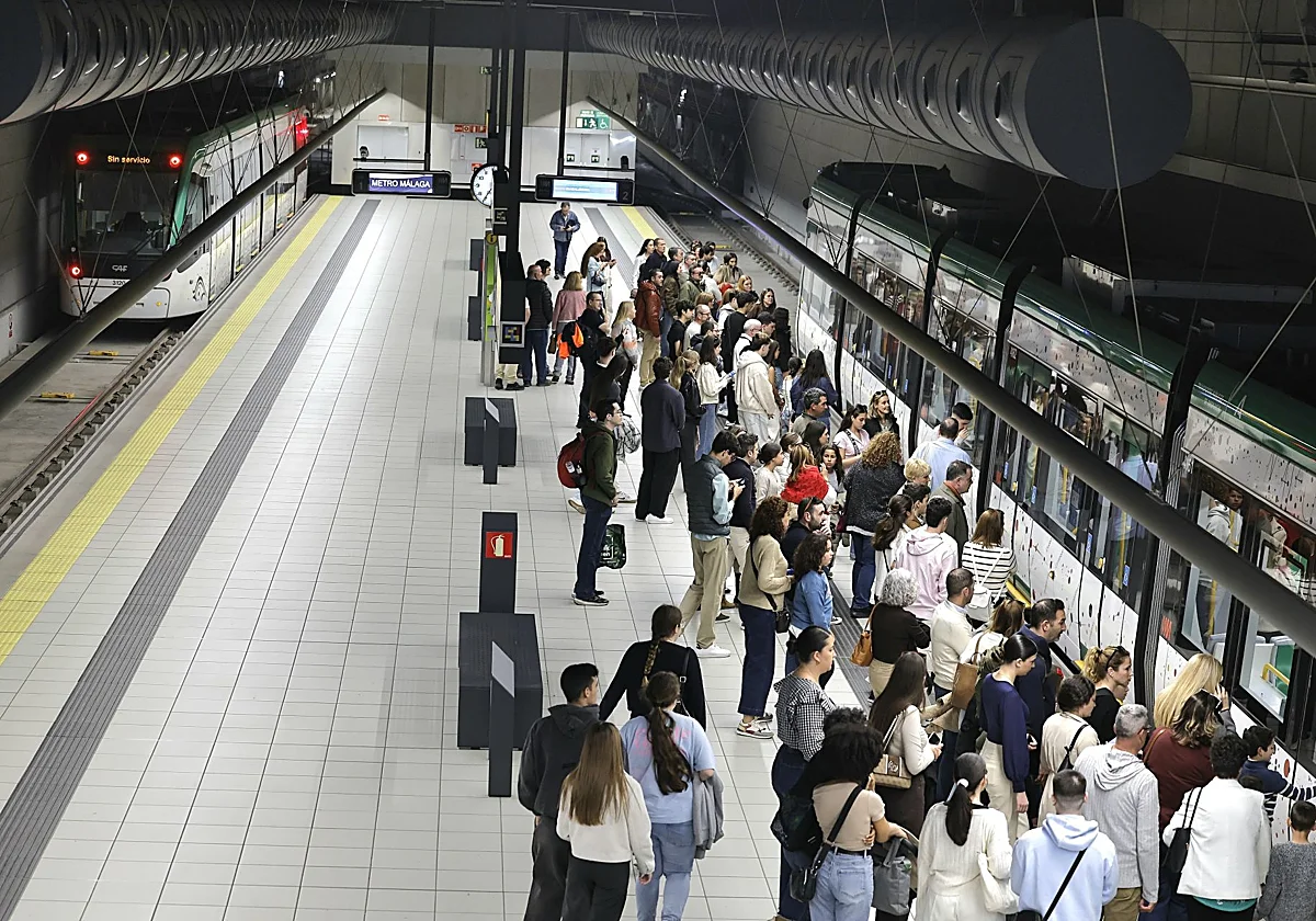 El metro de Málaga sigue sin acuerdo y los trabajadores endurecen la huelga