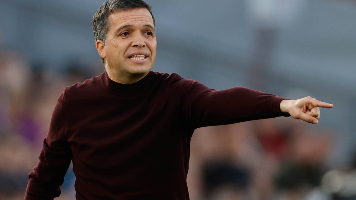 Luís Castro: "Yo pienso en que la salvación está en ganar al Sevilla"