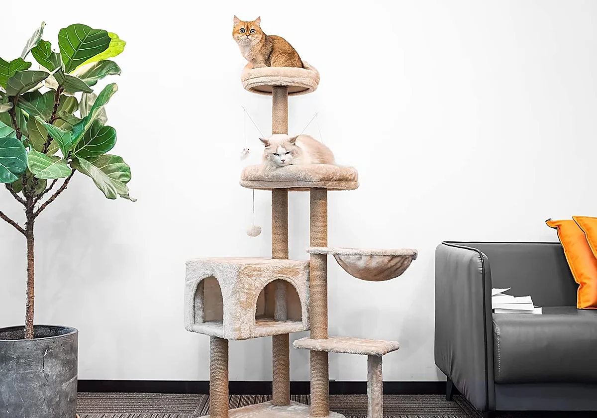 Estos rascadores grandes para gatos harán las delicias de tu minimo a todas horas