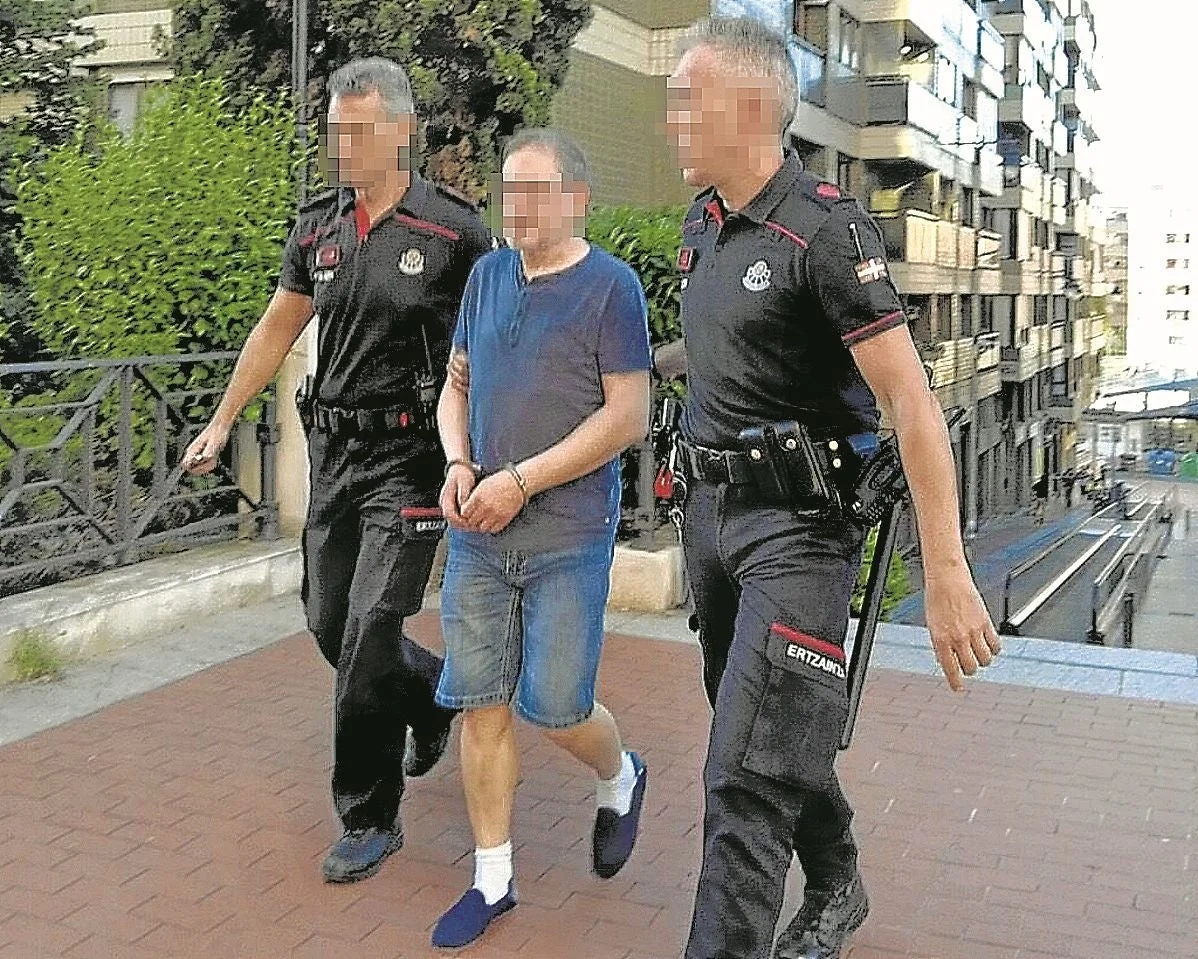 Condenado a 7 años por no atender a su madre herida tras darle dos bastonazos en Vizcaya