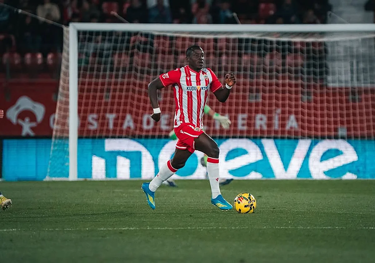 Lopy, baja clave en el Almería para el partido frente al Málaga