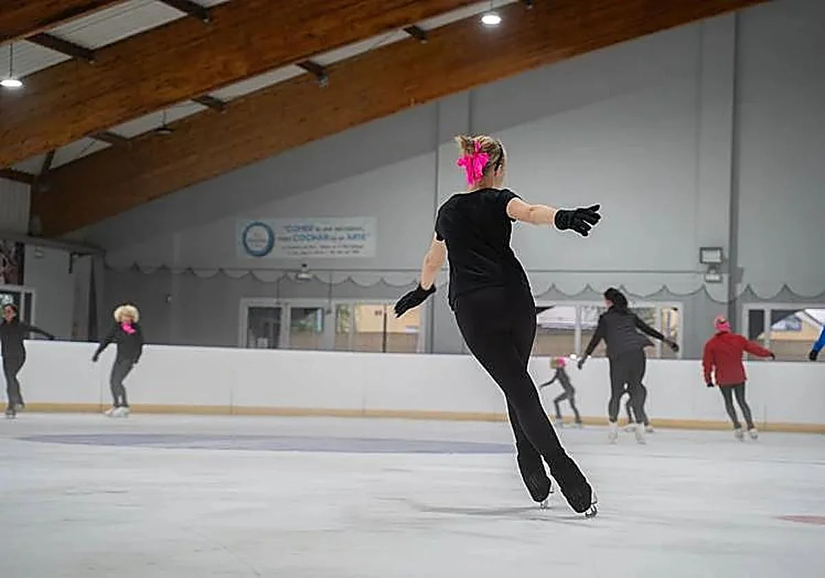 Pista de Hielo de Benalmádena: disfruta de sus instalaciones y actividades también en primavera