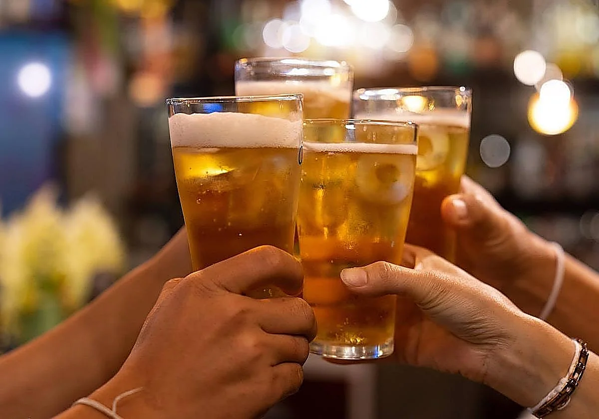 Cervezas internacionales y música en Puerto de la Torre este fin de semana