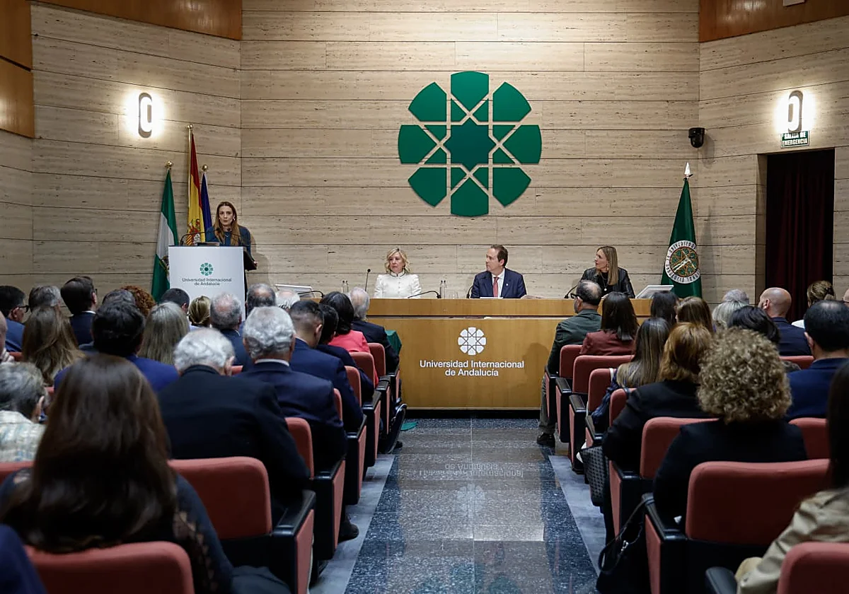La UNIA reconoce la labor de los investigadores, docentes y personal de administración