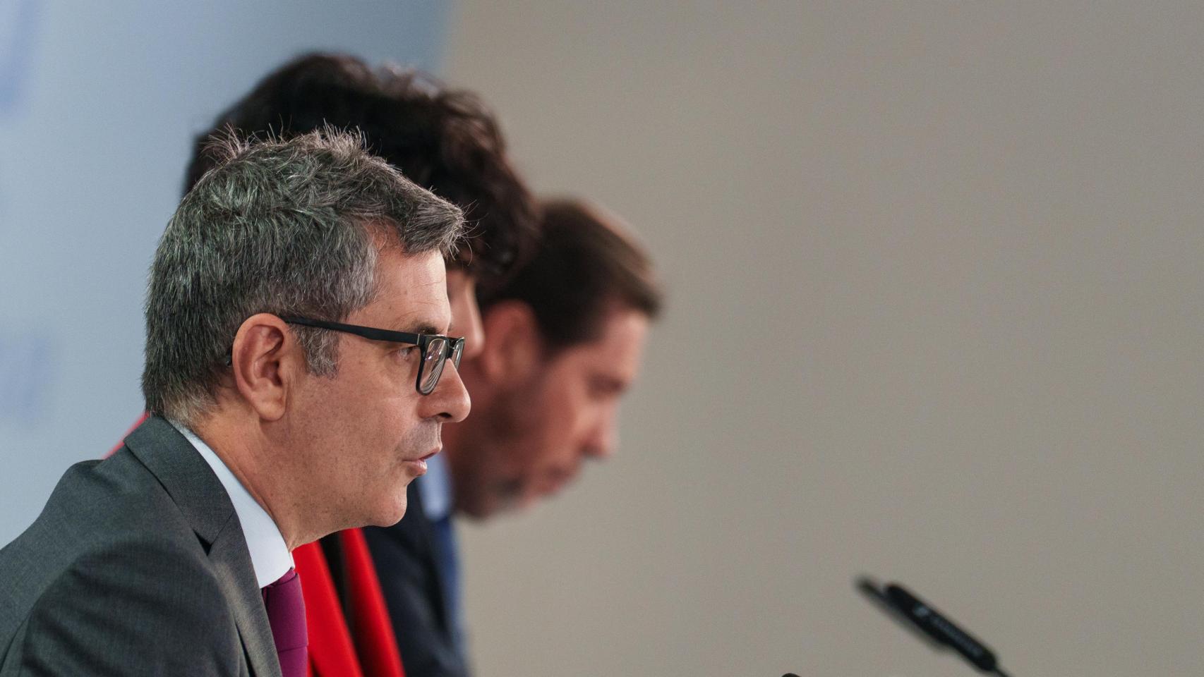 Tres ministros ignoran el aviso del Poder Judicial y redoblan sus ataques a Peinado para que la Audiencia salve a Begoña