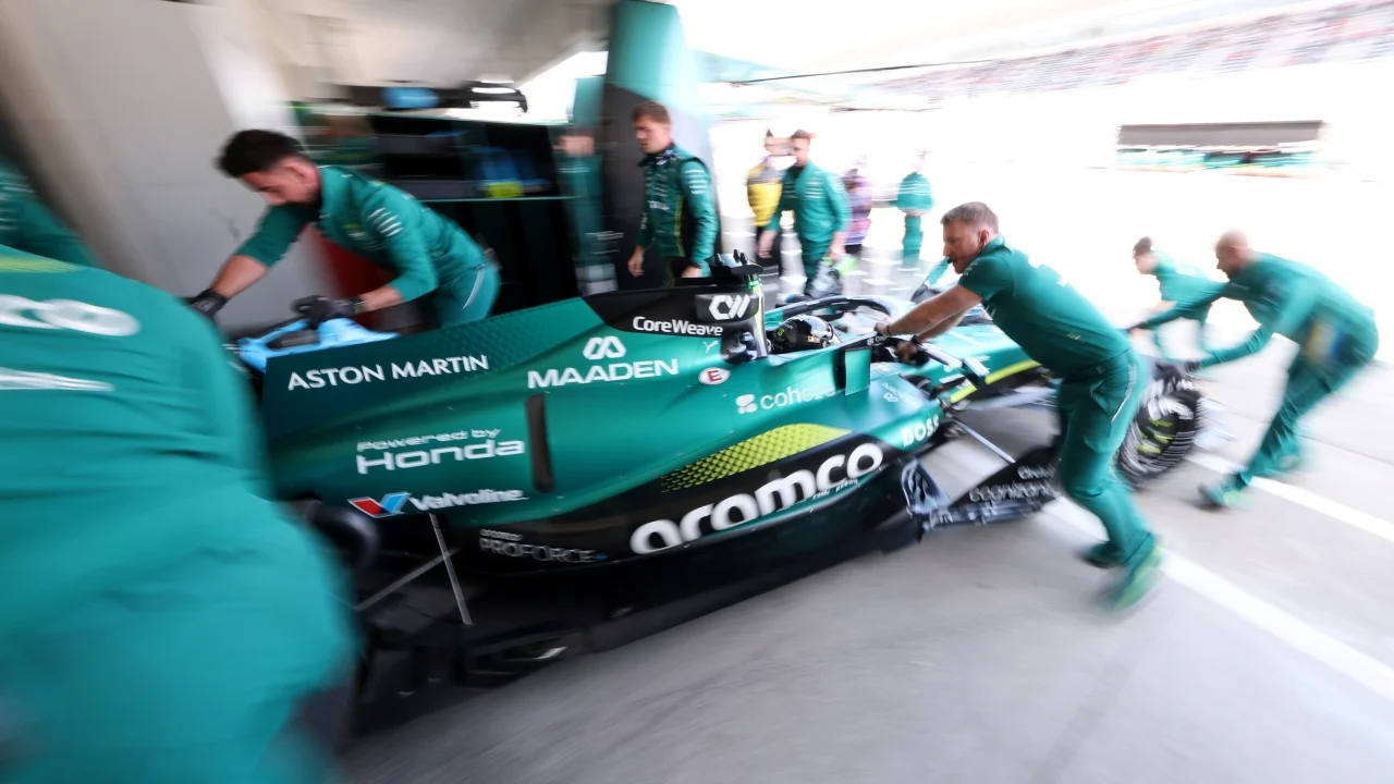 ¿Prepara Aston Martin una versión B del AMR26?: “Dije que en Silverstone lo tendrían, pero…”