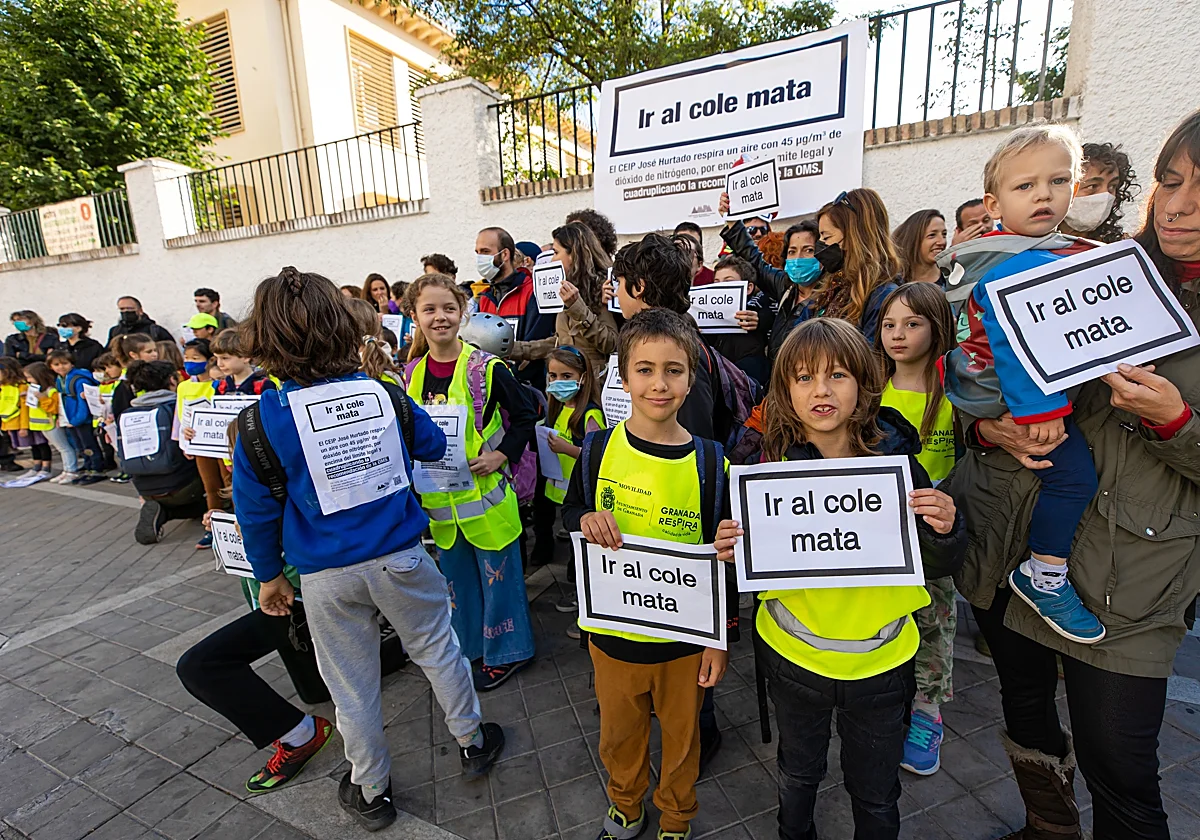 Los escolares de ciudad respiran a diario tóxicos dañinos para su salud