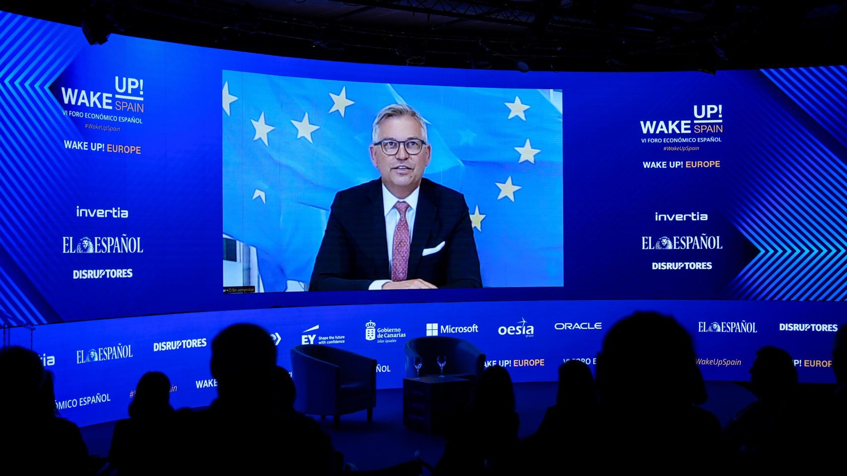 Brunner, comisario de Interior de la UE: "Si no se gestiona bien la inmigración irregular habrá cierre de fronteras internas"