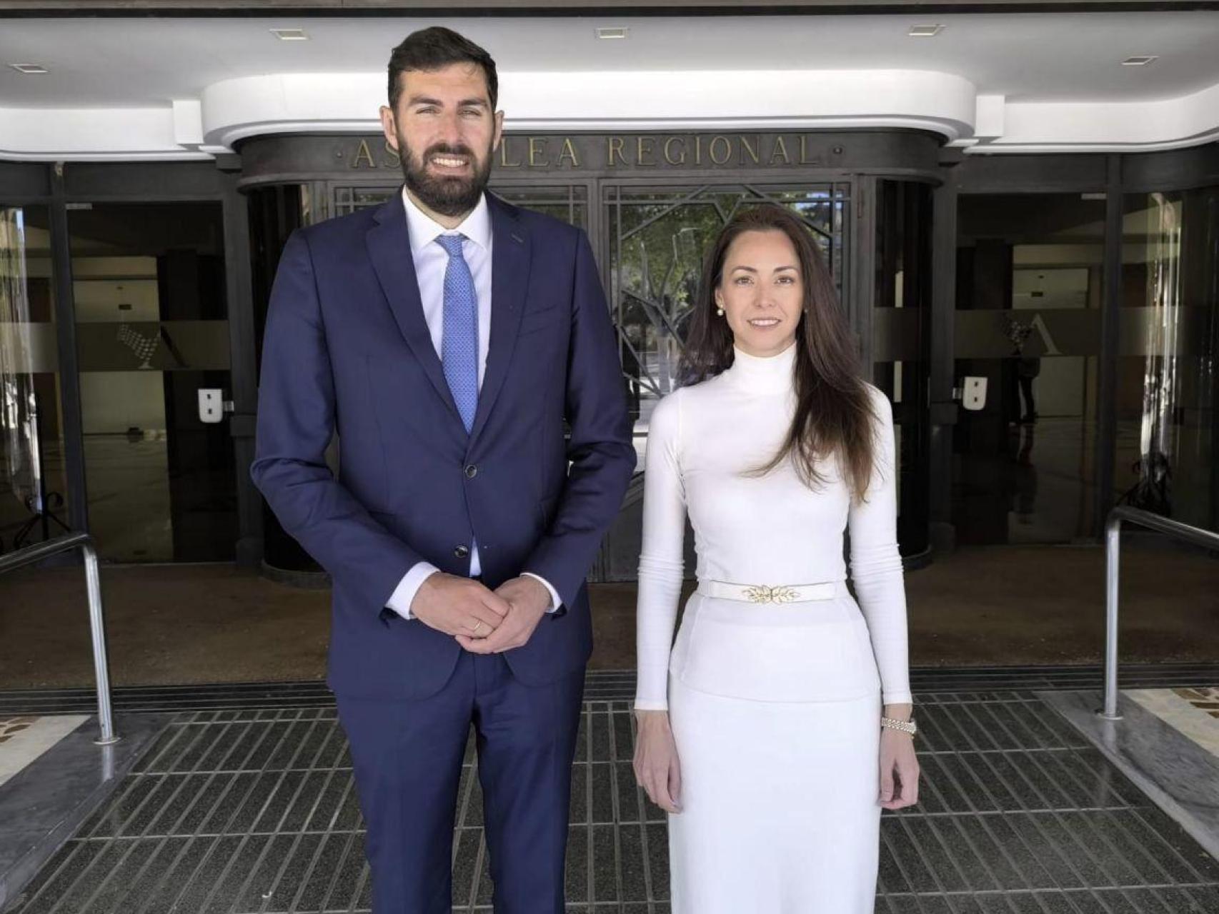 Antelo reclama un congreso a Abascal por convertir Vox "en una SL" que "ha dejado de servir a España para servirse de ella"