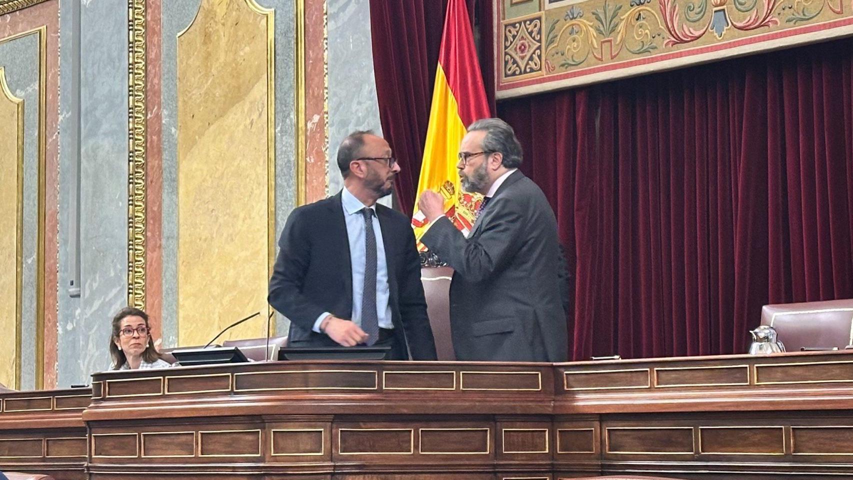 El PSOE obstruye el "rechazo" del Congreso al lance causado por el diputado de Vox al rehusar pactar el texto con el PP