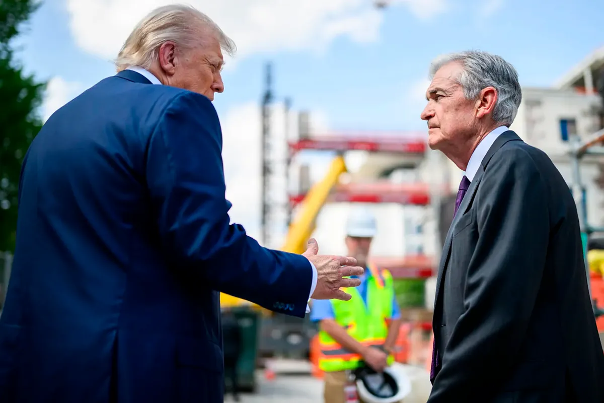 Donald Trump reitera su amenaza de despedir al presidente de la Fed