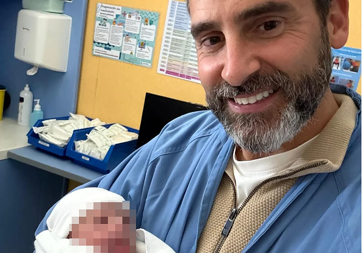 Dani Pérez es padre por tercera vez y se coge la baja de paternidad