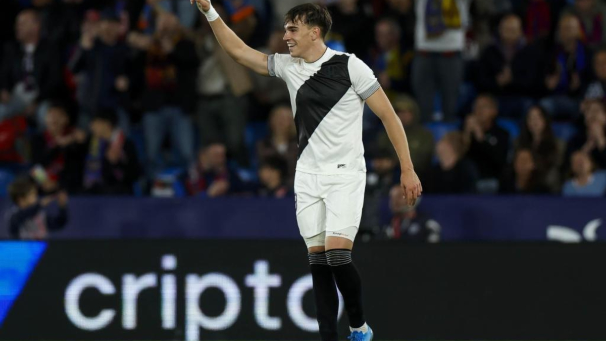 Carlos Espí, otra vez nominado entre los mejores