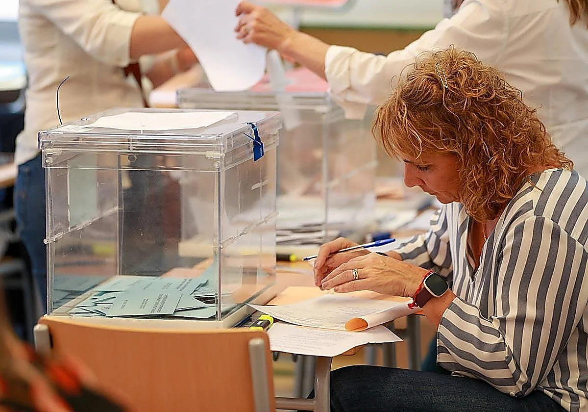 ¿Cuánto cobrará un miembro de la mesa electoral en las elecciones del próximo 17 de mayo en Andalucía?