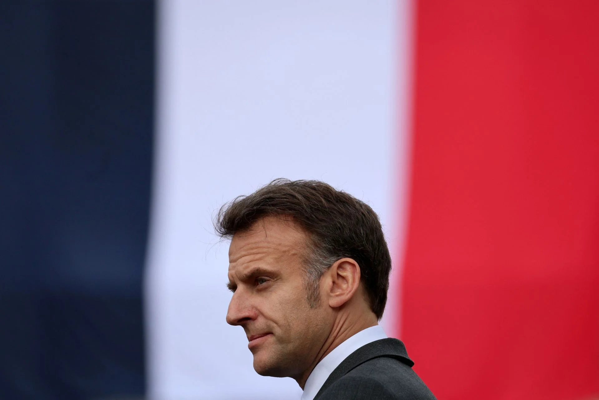 Macron busca aliados en Europa para fijar un sistema de verificación de edad y proteger a los menores online