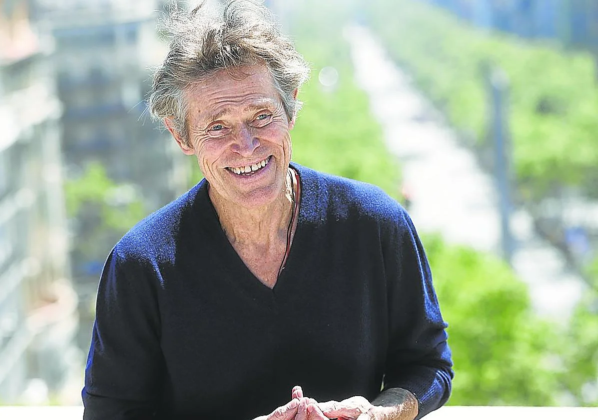 Willem Dafoe: «La tecnología que nos iba a dar libertad nos ha acabado aislando»