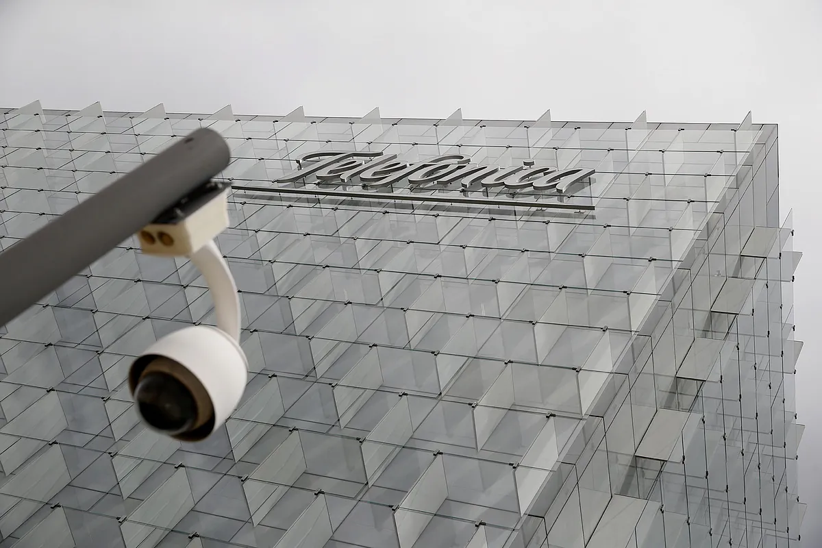 Telefónica mejora su oferta y ultima un acuerdo con los sindicatos por los ERE