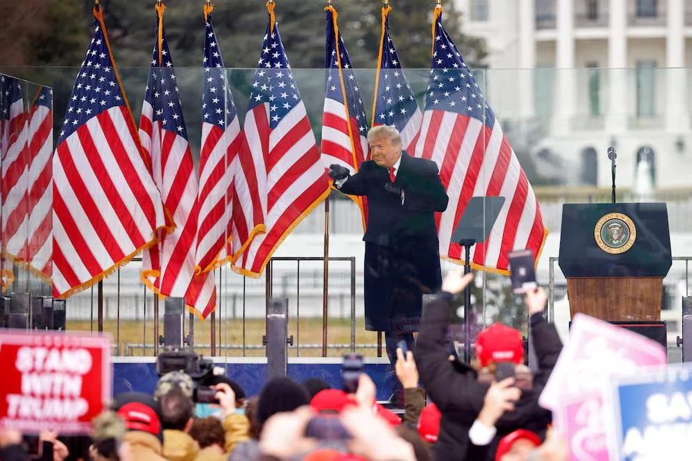 Trump demanda a la BBC y le pide 8.500 millones de euros por «difamación»