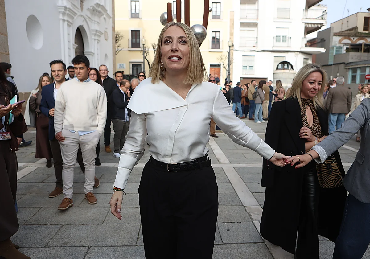 PP y Vox salvan sus líneas rojas en el pacto de Extremadura