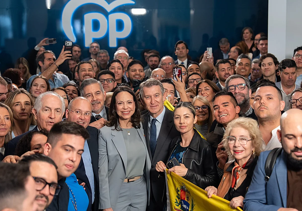 Feijóo recibe a María Corina Machado: «El sitio de España está con ella y no con una dictadura»