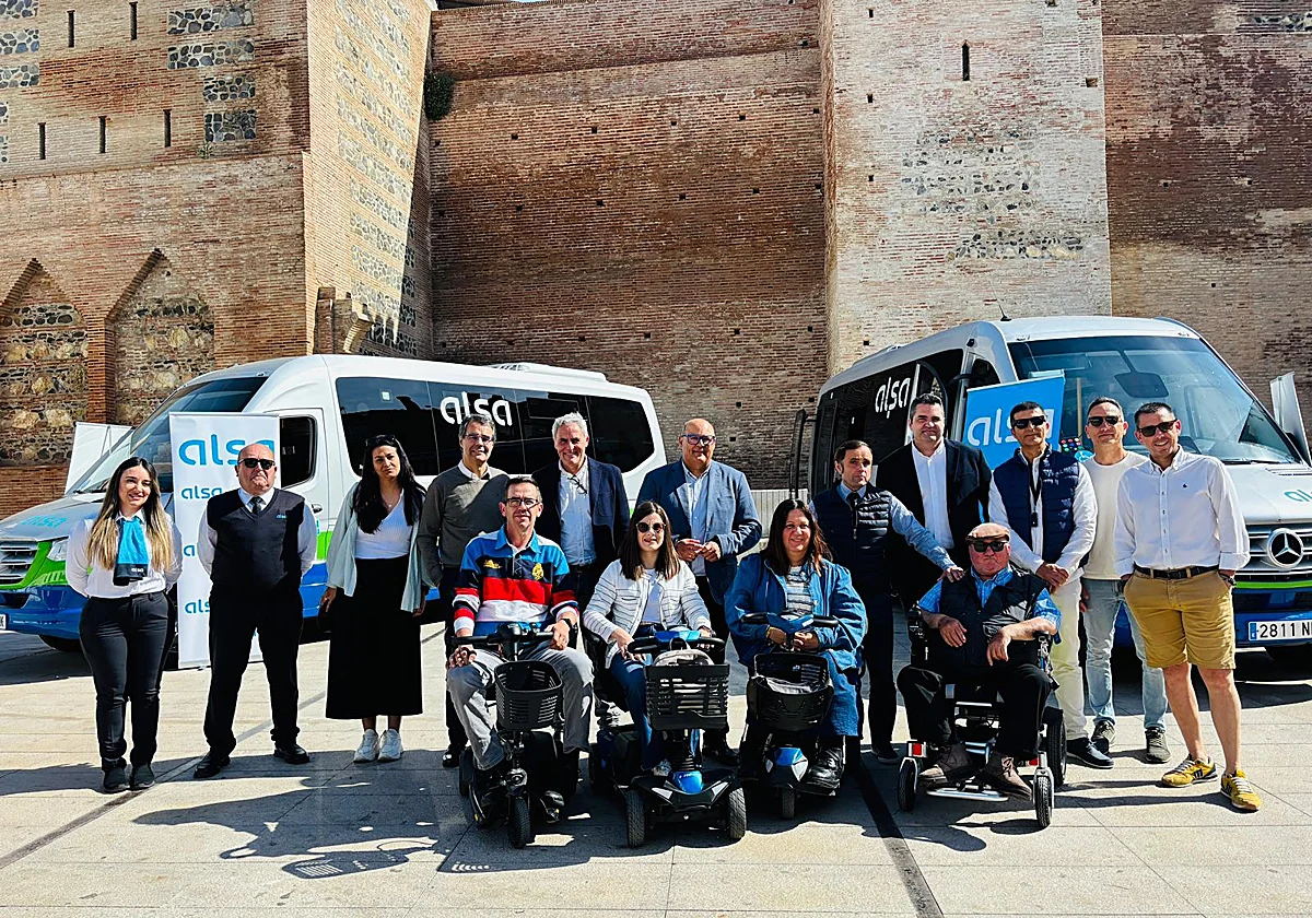 Vélez-Málaga apuesta por los microbuses eléctricos para mejorar la movilidad urbana
