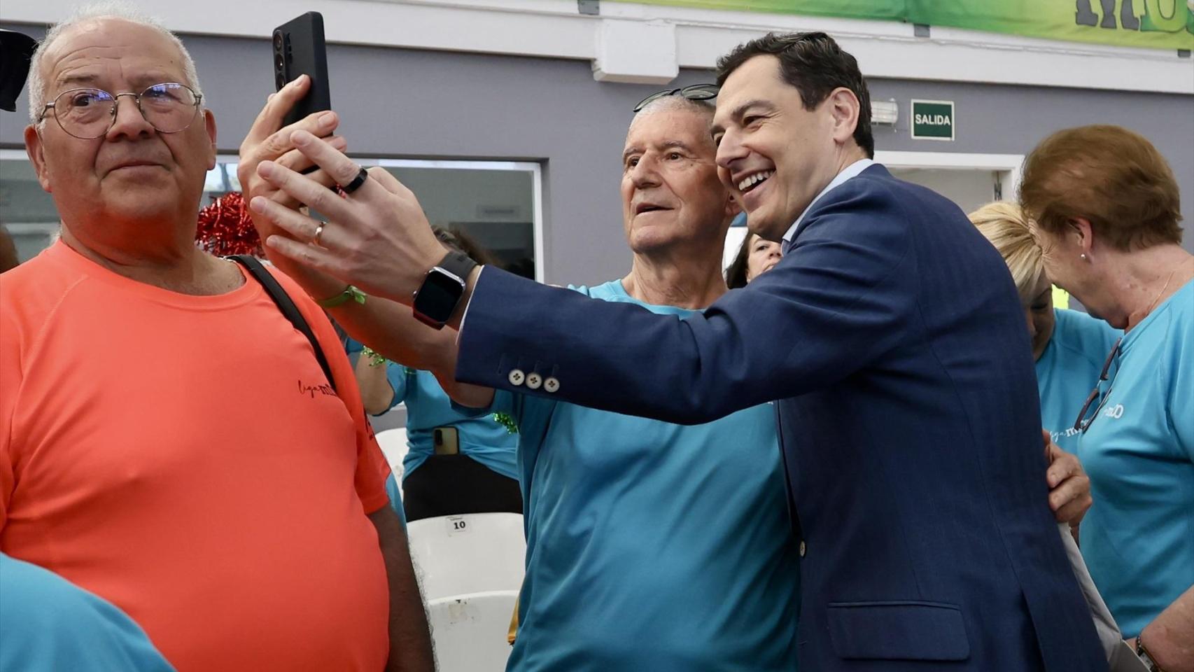 Moreno celebra el pacto PP-Vox en Extremadura pero apela a su "vía única" para evitar la inestabilidad en Andalucía