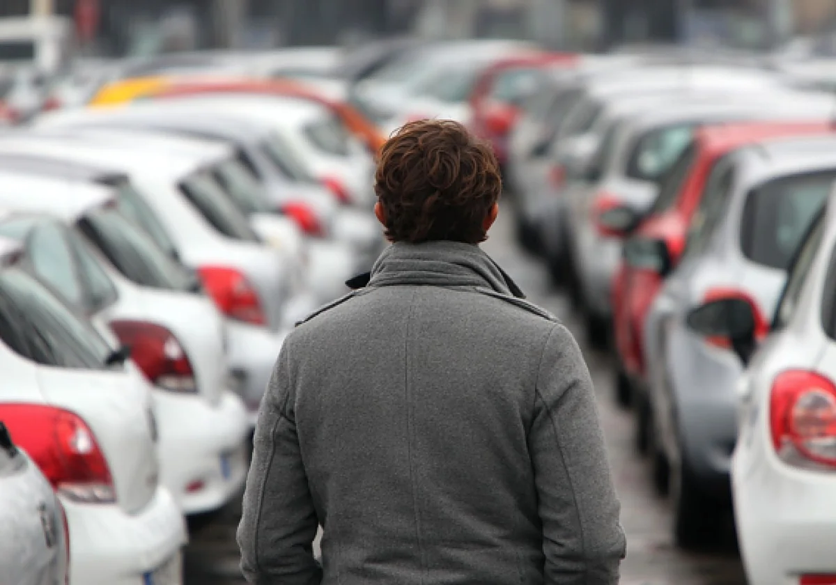 Utilitarios y económicos: así son los coches más vendidos en España