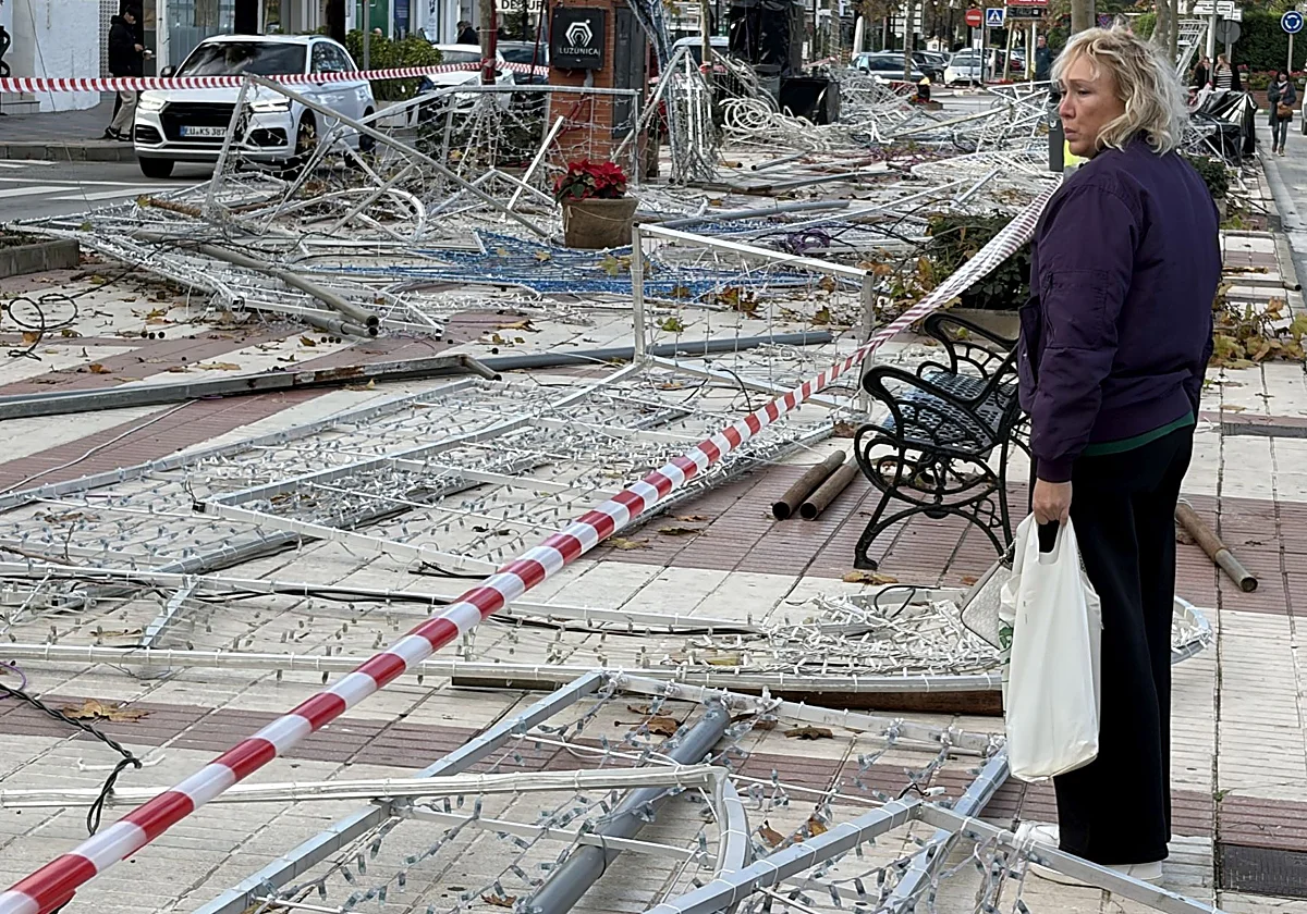 Así fue la manga marina que azotó La Cala de Mijas